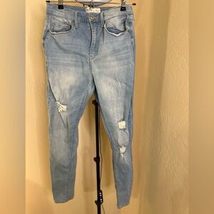 MUDD Women's Light Blue Distressed Jeans